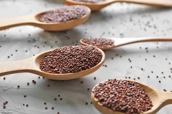 Cucchiai con semi di quinoa — Foto Stock