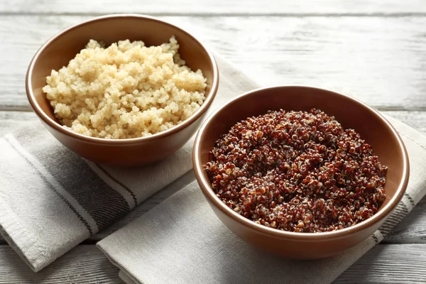 Grani di quinoa bolliti — Foto Stock