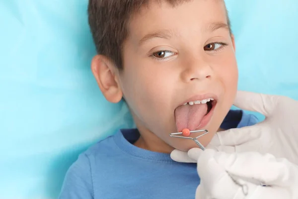 Cute boy at speech therapist's office — Stock Photo, Image