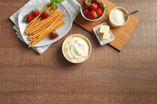 Insalata pretzel alla fragola — Foto Stock