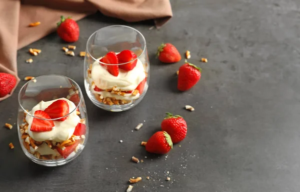 çilek çubuk kraker salata 