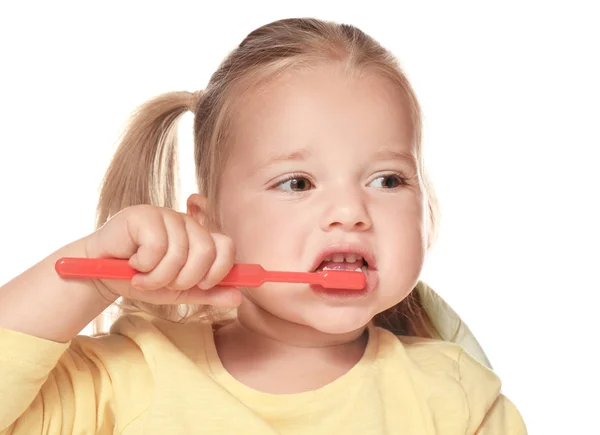 Schattig Klein Meisje Tandenpoetsen Geïsoleerd Wit — Stockfoto