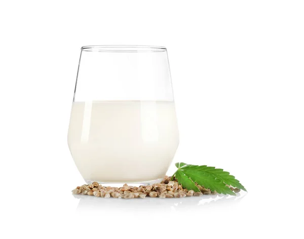 Glas mit Hanfmilch — Stockfoto