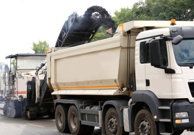 Şehir sokak üzerinde çalışma Asfalt Freze Makinesi
