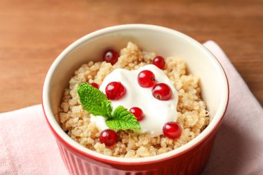 Ramekin lezzetli quinoa ile