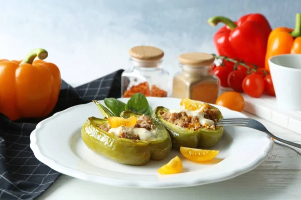 Quinoa stuffed peppers — Stock Photo, Image