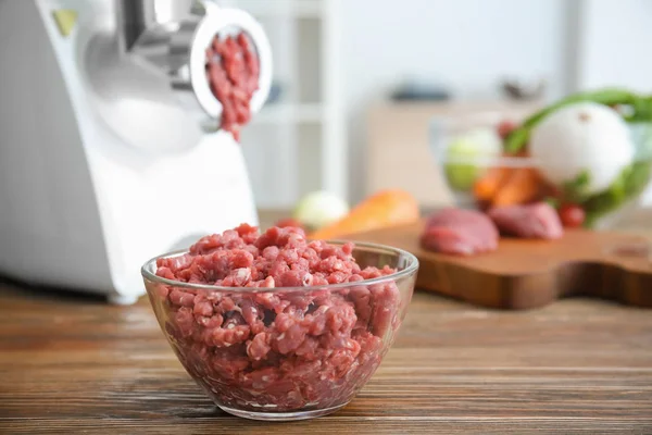 Meat grinder with fresh forcemeat — Stock Photo, Image