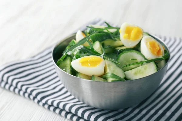 Ensalada con pepinos y huevos —  Fotos de Stock