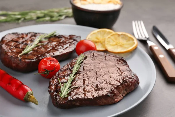 Lezzetli ızgara biftek