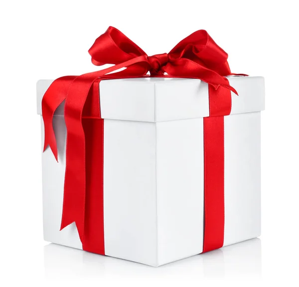Caixa de presente de Natal no fundo branco — Fotografia de Stock