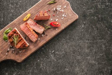 Lezzetli dilimlenmiş biftek