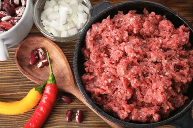 Chili con carne malzemeler ile kompozisyon