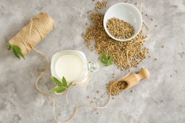 Kenevir süt ile kompozisyon 