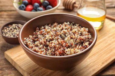 lezzetli quinoa ile kase 