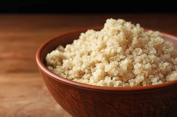 Valkoinen kvinoa lähikuva — kuvapankkivalokuva