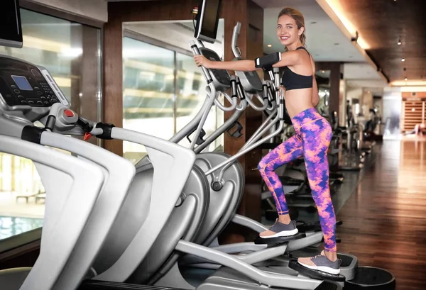 Spor salonunda kadın eğitimi