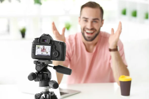 Blogger recording video — Stock Photo, Image