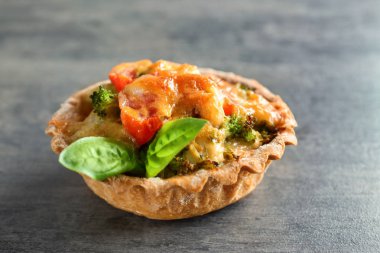 Brokoli ile gevrek tart