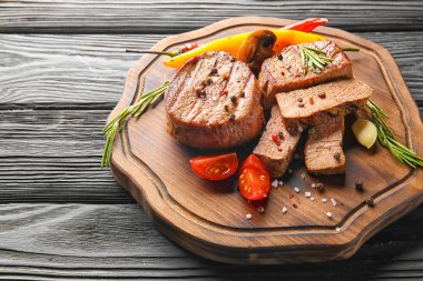 Lezzetli biftek ve sebze ile kompozisyon 