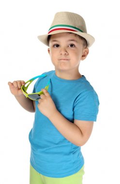 Beyaz arka plan üzerinde şirin küçük çocuk. Yaz tatil kavramı
