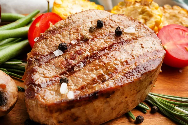 Leckeres Steak vom Grill — Stockfoto