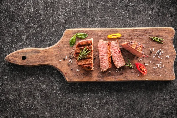 Smakelijke gesneden biefstuk — Stockfoto