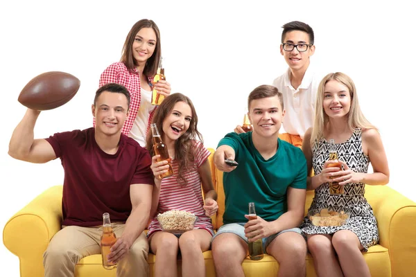 Amigos viendo la televisión en el sofá, aislado en blanco — Foto de Stock