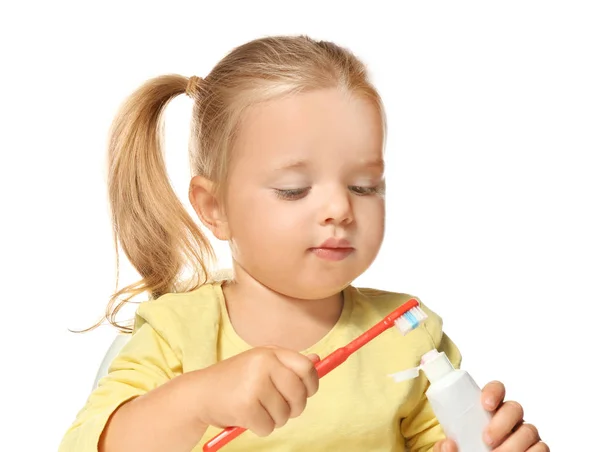 Menina Bonito Escovação Dentes Isolado Branco — Fotografia de Stock