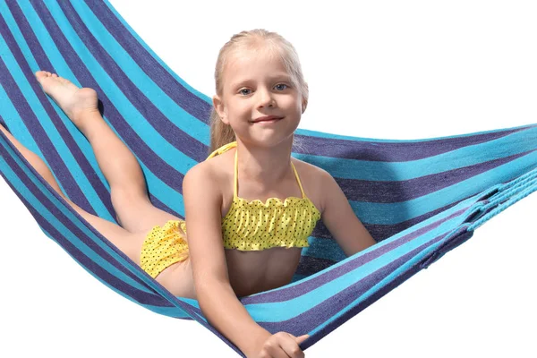 Beyaz Arka Plan Üzerinde Hamakta Sevimli Küçük Kız Yaz Tatil — Stok fotoğraf