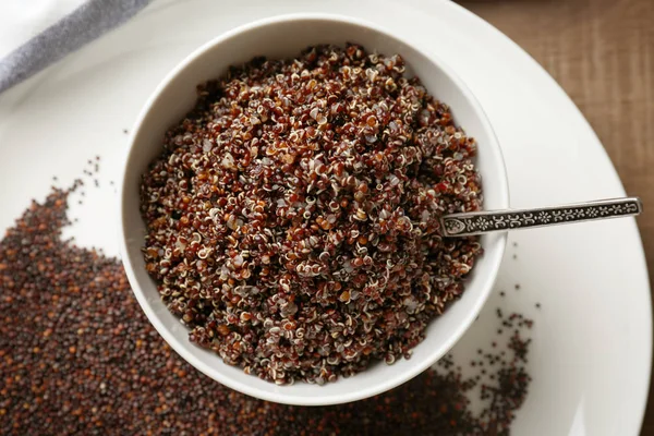 Bol aux grains de quinoa bouillis — Photo