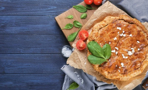 Смачний пиріг зі шпинатом — стокове фото