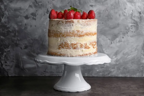 Gâteau aux fraises délicieux — Photo