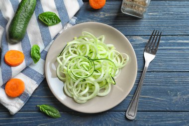 Kabak spagetti ile plaka 