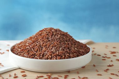 Çiğ kırmızı kargo pirinç