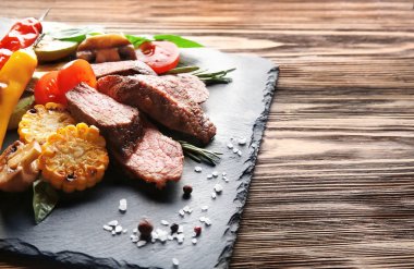 Sebze ile lezzetli sulu et