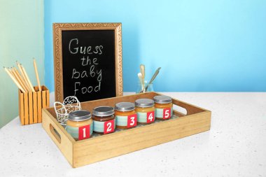 Kavanoz farklı püresi ile