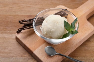 lezzetli vanilyalı dondurma