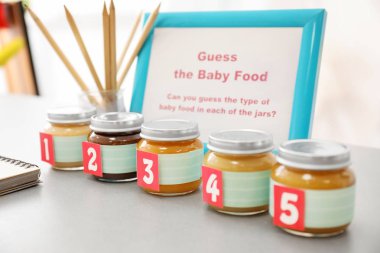 Kavanoz farklı püresi ile