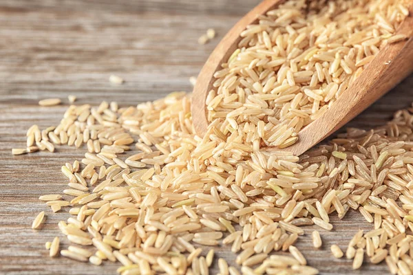 pişmemiş kahverengi pirinç 