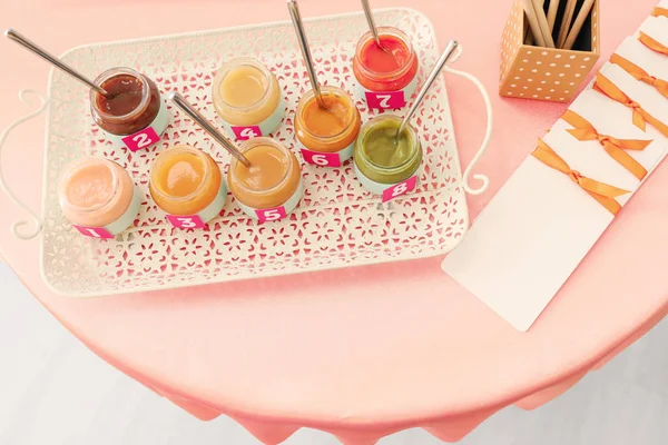 Kavanoz farklı püresi ile