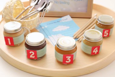 Kavanoz farklı püresi ile