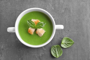 Lezzetli ıspanak çorbası