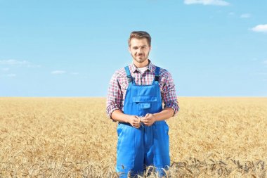 genç erkek çiftçi  