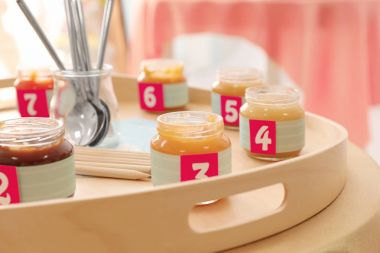 Kavanoz farklı püresi ile