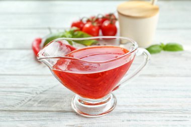 Chili sos sos tekne ile kompozisyon