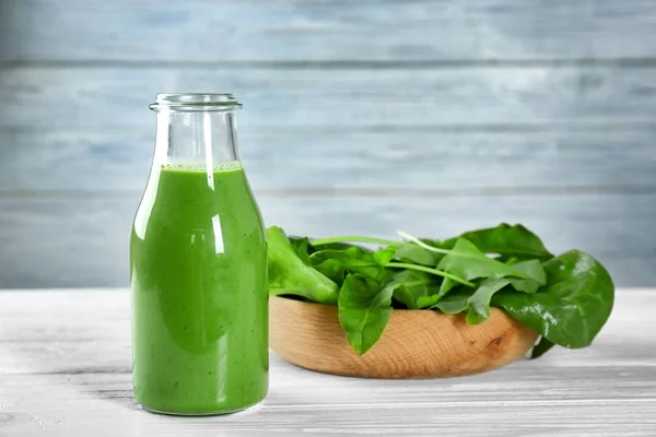 Fresh spinach smoothie — Stock Photo, Image