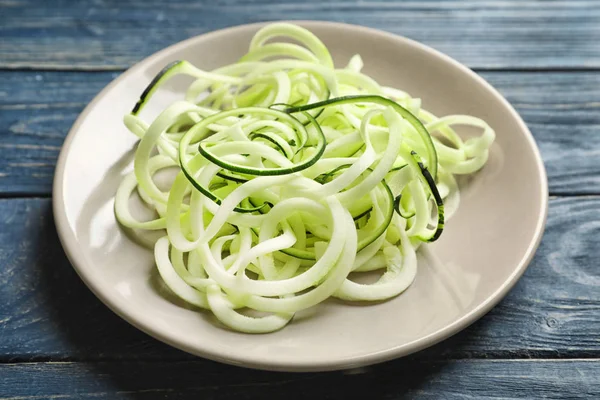 Plate with zucchini spaghetti — Stock Photo, Image