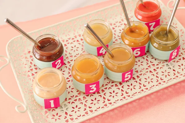 Kavanoz farklı püresi ile