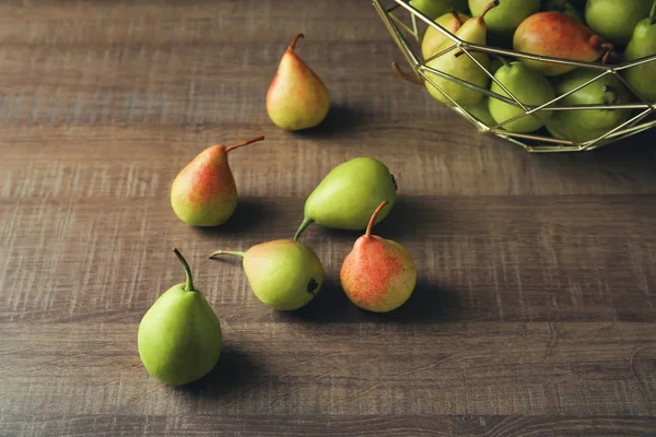 Heerlijke rijpe peren — Stockfoto