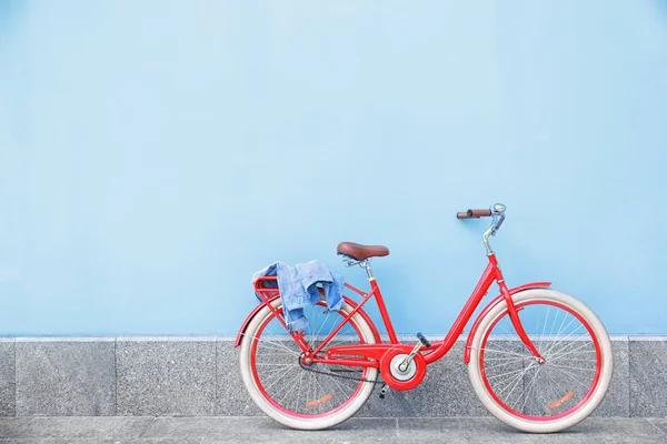 Elegante bicicleta nueva —  Fotos de Stock